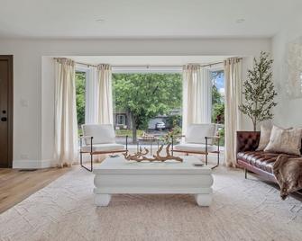 Luxury Home - Pool Table/Bar/Patio - Skokie - Sala de estar