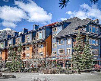 3BR Luxury Top Floor Condo with Great views - Canmore - Building