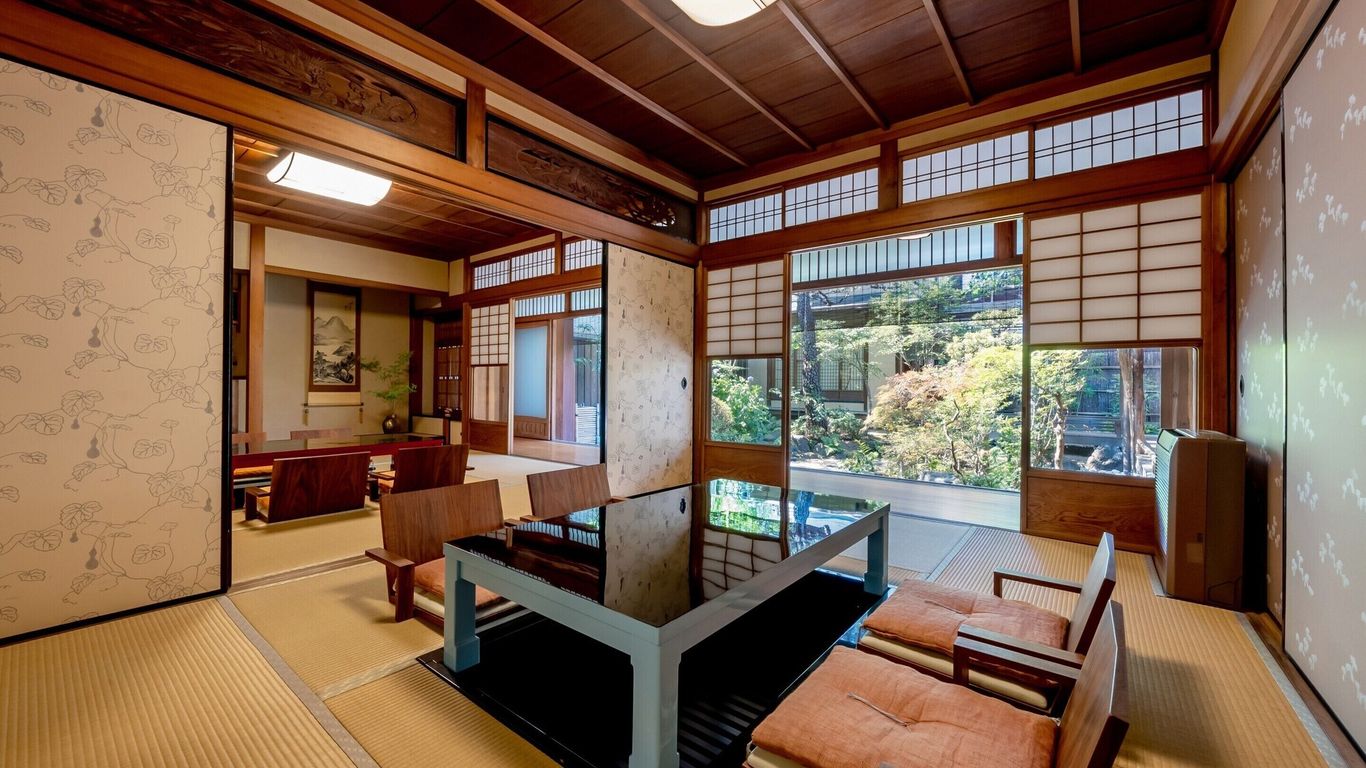 ريزي ستاي شينشينين