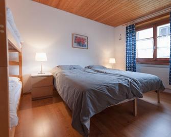 Cozy apartment in Bergün, Graubünden with fantastic views - Bergün/Bravuogn - Bedroom