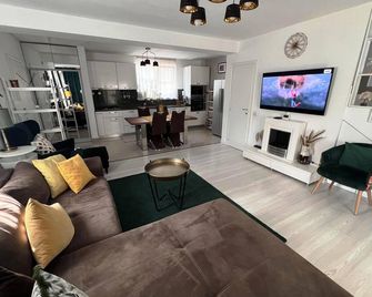 Villagrey Residence Tunari - Otopeni - Sala