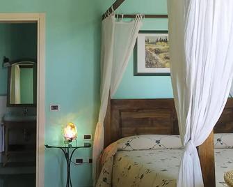 La Casa Del Palombaro - Ortona - Schlafzimmer