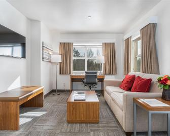 Marshall Suites Bainbridge Island, SureStay Collection by BW - Bainbridge Island - Living room