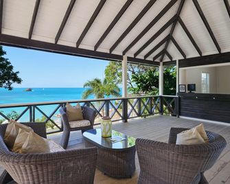 Hawksbill Resort - Five Islands Village - Balcon