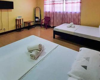 RedDoorz @ Johsons Pension House Butuan City - Butuan