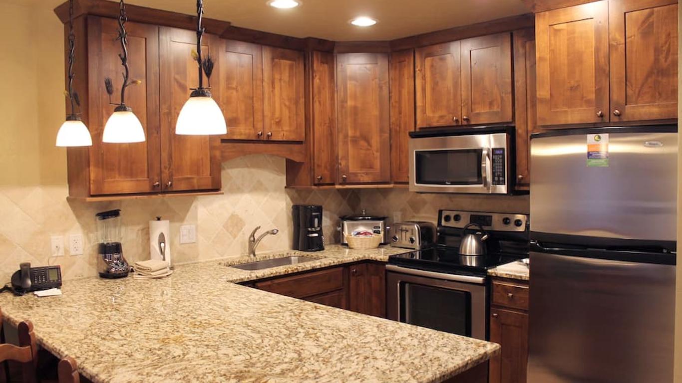 Grand Lodge on Peak 7