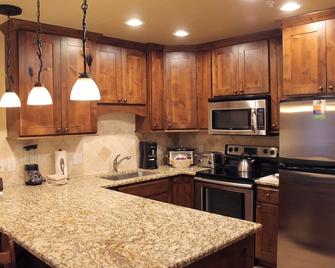 Grand Lodge on Peak 7 - Breckenridge - Kitchen