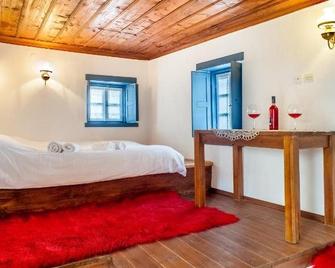 Ioannidis Guesthouse - Papingo - Bedroom