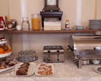 Sport Manca Garni Hotel - Радовлиця - Buffet