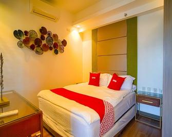 The Greenhive Hotel - Mabini - Bedroom
