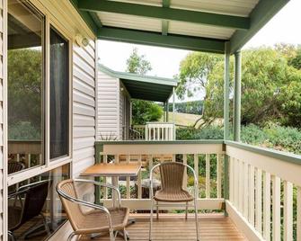 Daysy Hill Country Cottages - Port Campbell - Balcón