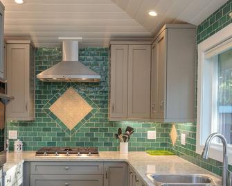 Treetops Forest Retreat - Lopez Island - Kitchen