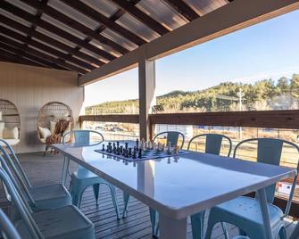 Fireside Grove- Downtown Stay with Hot Tub - Custer - Balcony