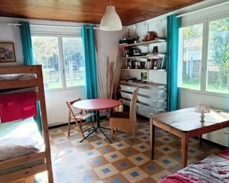 Petite maison rustique et atypique - Hourtin