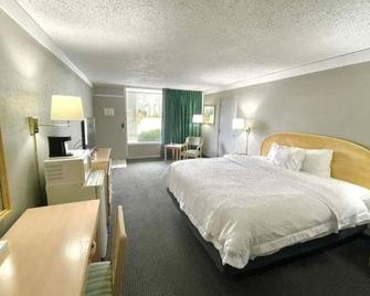 Hospitality House - Union City - Bedroom