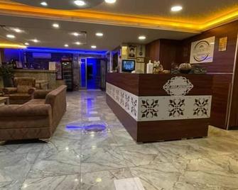 Özgür Hotel - Antalya - Recepce