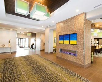 Hampton Inn by Hilton Lloydminster - Lloydminster - Lobby
