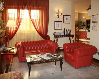 Hotel Alessandro Della Spina - Pisa - Living room