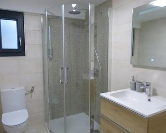 Villa Thebaide Chambres D'Hotes - Laudun-l'Ardoise