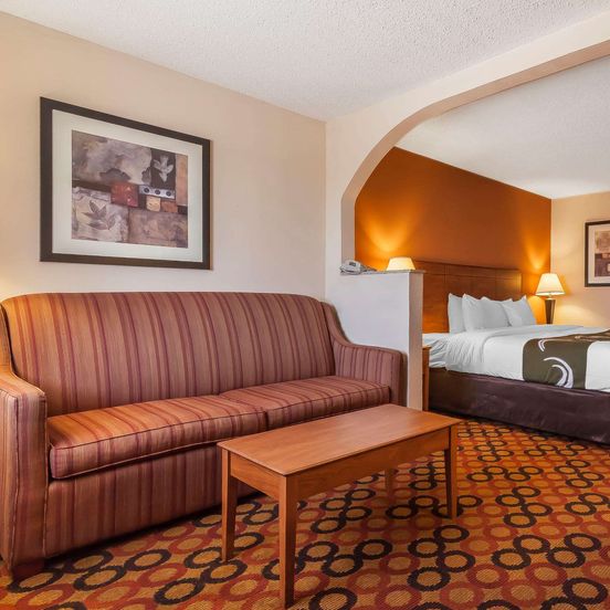 Bedroom view of Quality Inn and Suites Owasso US-169