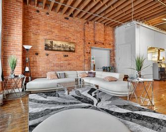 Huge 'man Cave' 2 Mins From Downtown Detroit 1 Bedroom Apts - Détroit