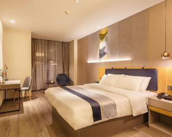 Home Inn Selected Foshan Zumiao Metro Station - Foshan - Bedroom