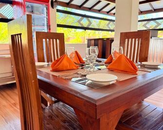 Infinity Nature Resort - Kataragama - Їдальня