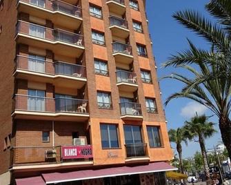 Blanco y Negro - Lloret de Mar - Bygning