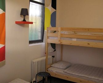 Hostel Praha Ládví - Praga - Camera da letto