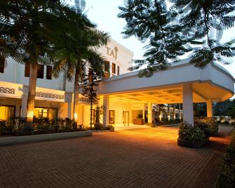 Taj Connemara - Chennai - Toà nhà