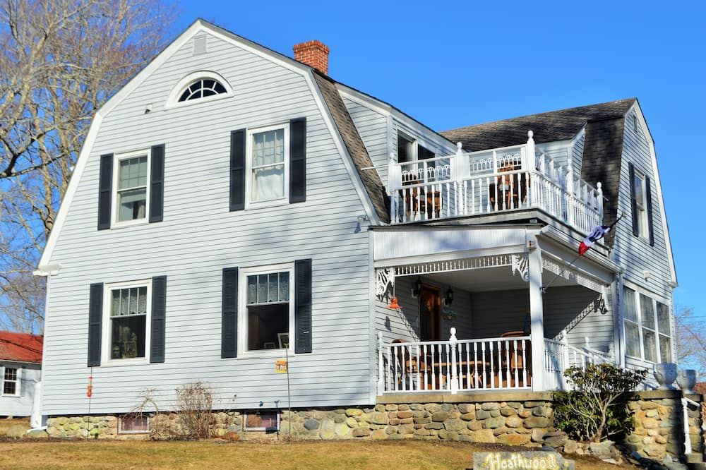 Heathwood Inn - בר הארבור - בניין