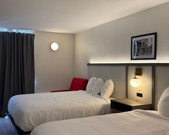 Ramada by Wyndham Lumberton NC North - Lumberton - Schlafzimmer