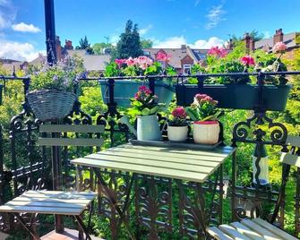 Charming London With Balcony - London - Balcony