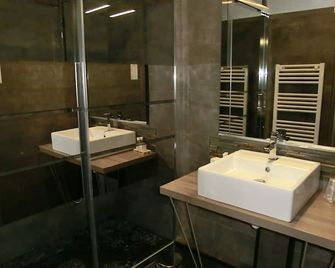 Hotel Sur Le Quai - Port-Vendres