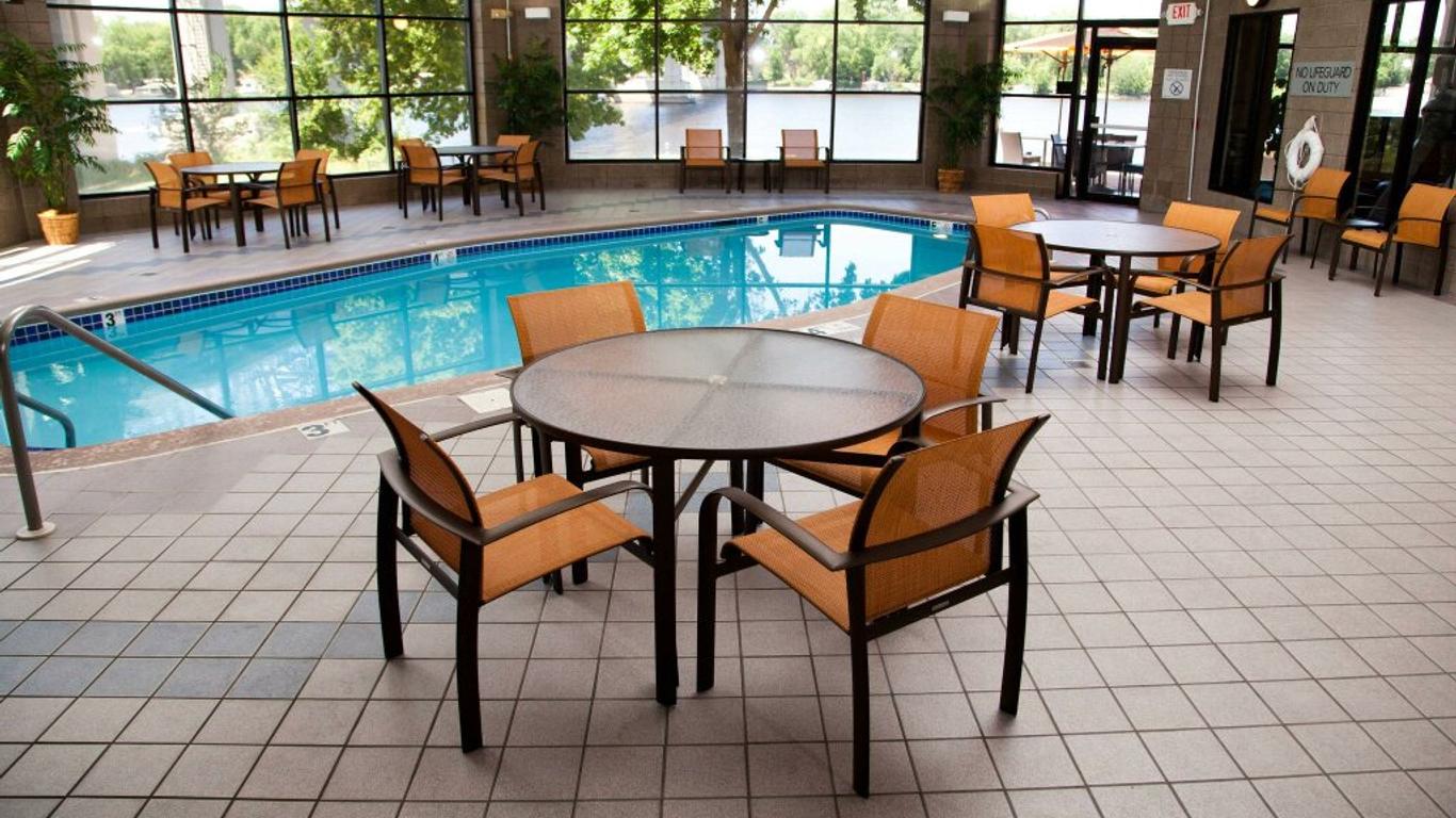 Courtyard by Marriott La Crosse