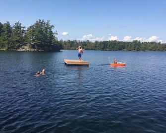 Island View Cottage in Perth Ontario - Перт