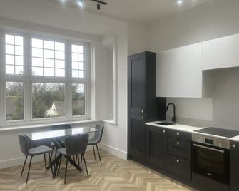 Dippen Hall Apartment - Minutes From London Gatwick - Lingfield - Bucătărie