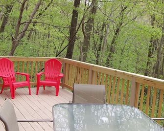 Mississippi River Getaway Spirit Mound, now with high speed internet! - Eastman - Balcony