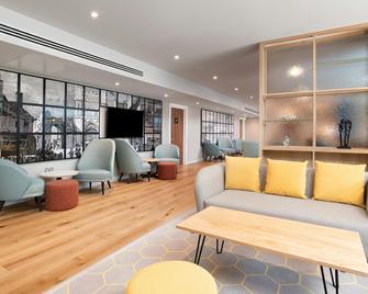 Hampton by Hilton Canterbury - קנטרברי - סלון