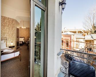 Boutique Hotel Villa Mtiebi - Tbilissi - Balcon