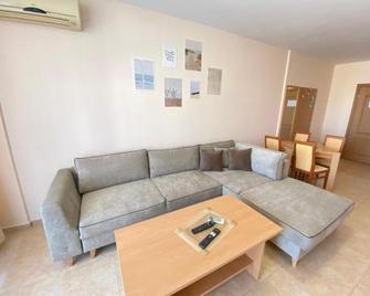 Bratanov Apartments in Trakia Complex - Sunny Beach - Living room
