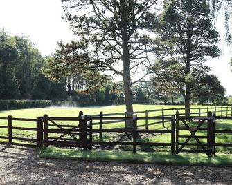 Charming 2-Bed Cottage Beautiful Views Knutsford - Knutsford - Outdoor view