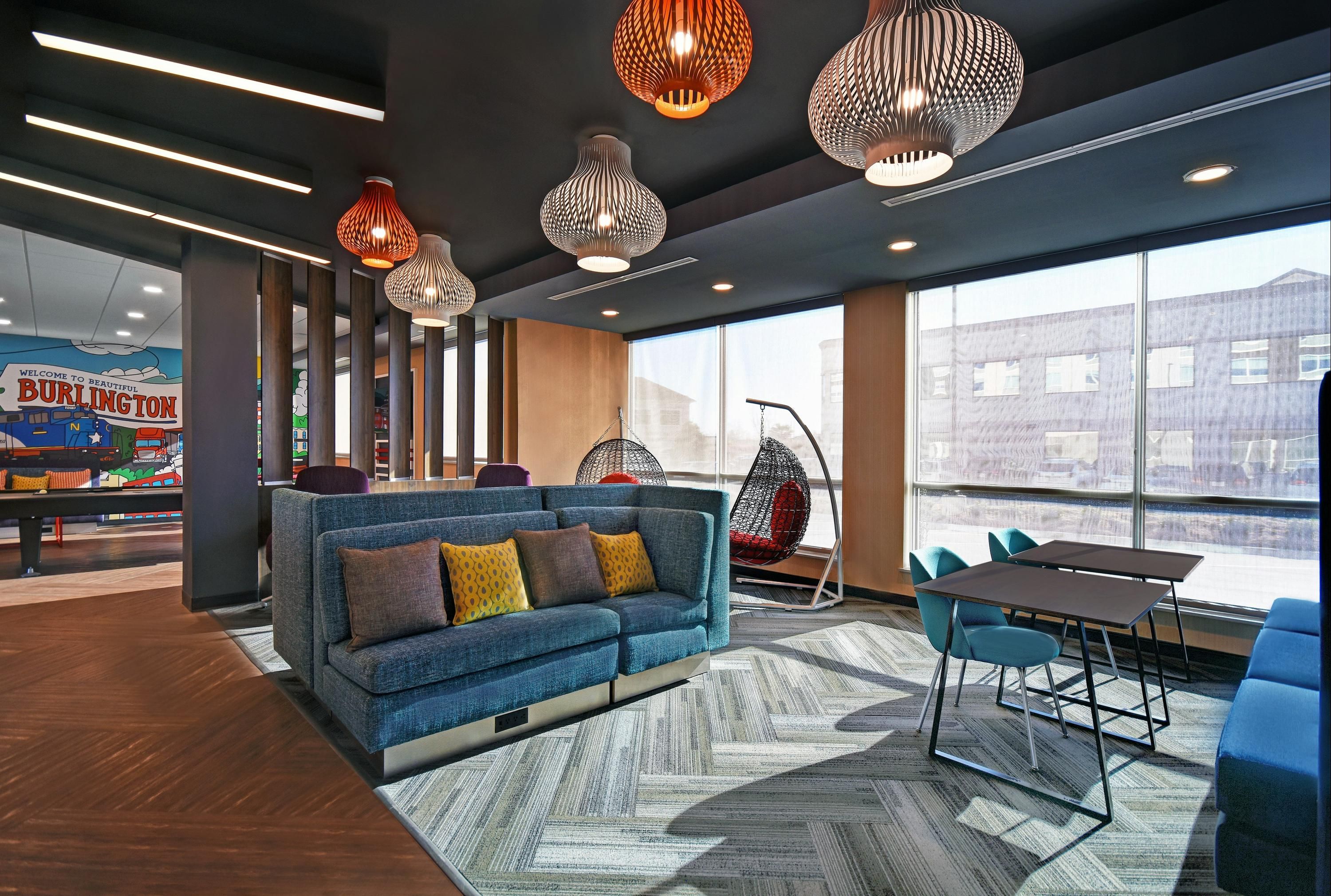 Tru by Hilton Burlington - Burlington - Lounge
