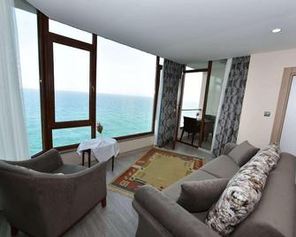 Dora Butik Otel - Arakli - Sala de estar