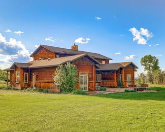 Spacious Afton Home Patio, Grill and Mountain Views - Afton - Edificio