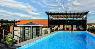 Garni Hotel Zen - Niš - Pool