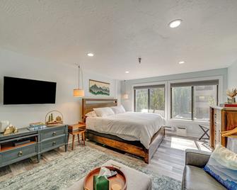 Ski Retreat w/ Hot Tub Access in Winter Park! - Winter Park - Bedroom