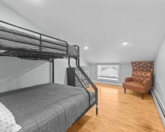 Unique Top-Floor Apt In Btv - Burlington - Habitación
