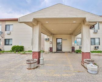 Pipestone|King Bed|Nsmk - Pipestone - Building
