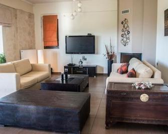 House Veggera - private swimming pool - Petrokefali - Salon